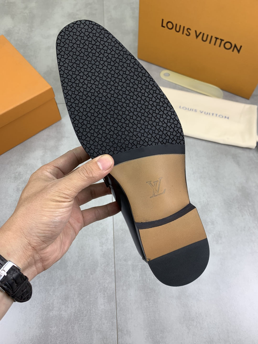 LV shoe