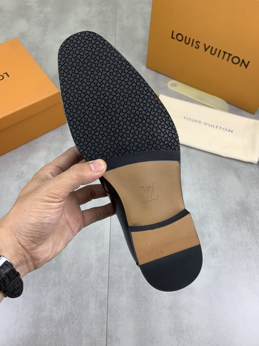 LV shoe