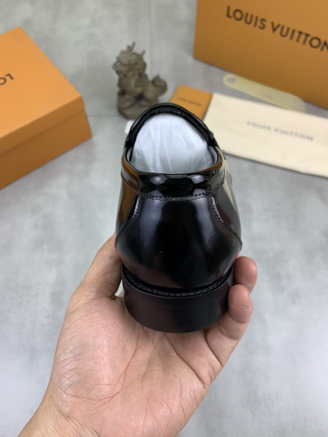 LV shoe
