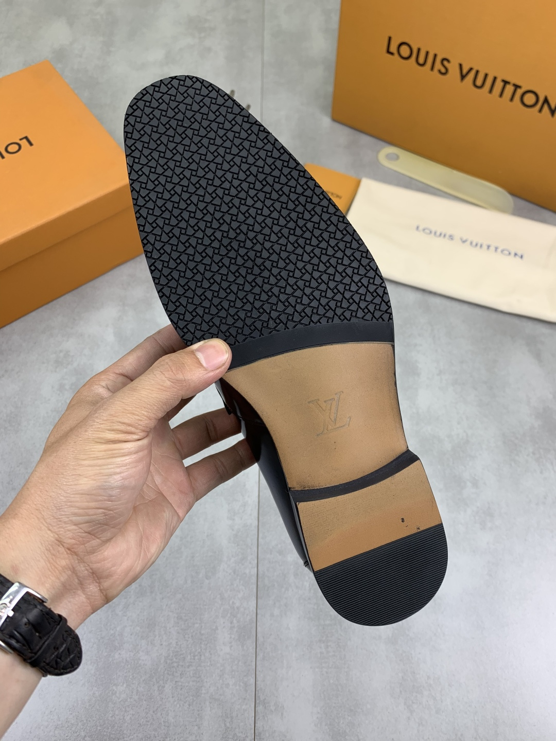 LV shoe