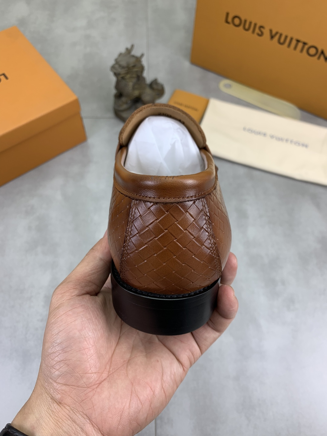 LV shoe
