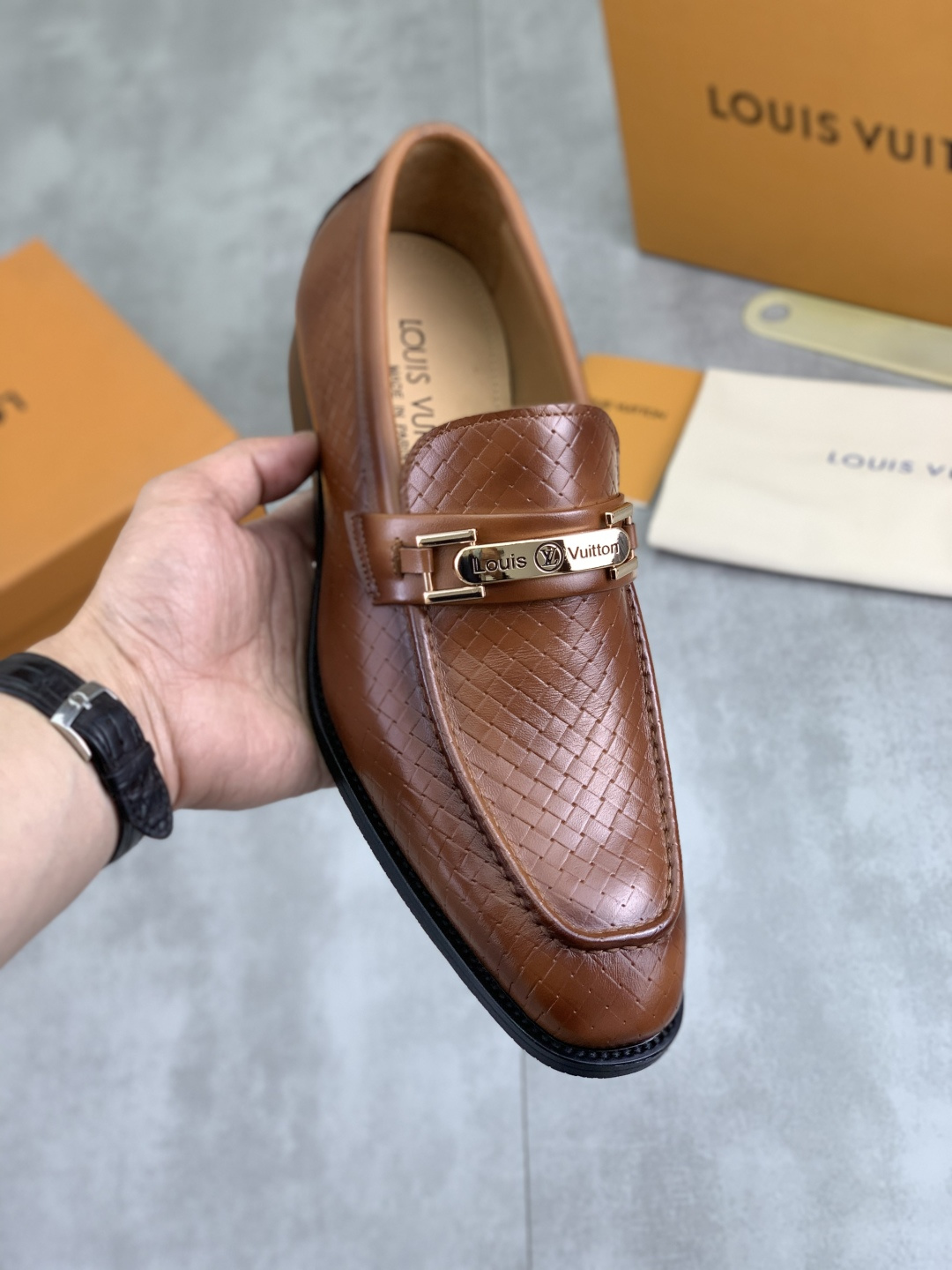 LV shoe
