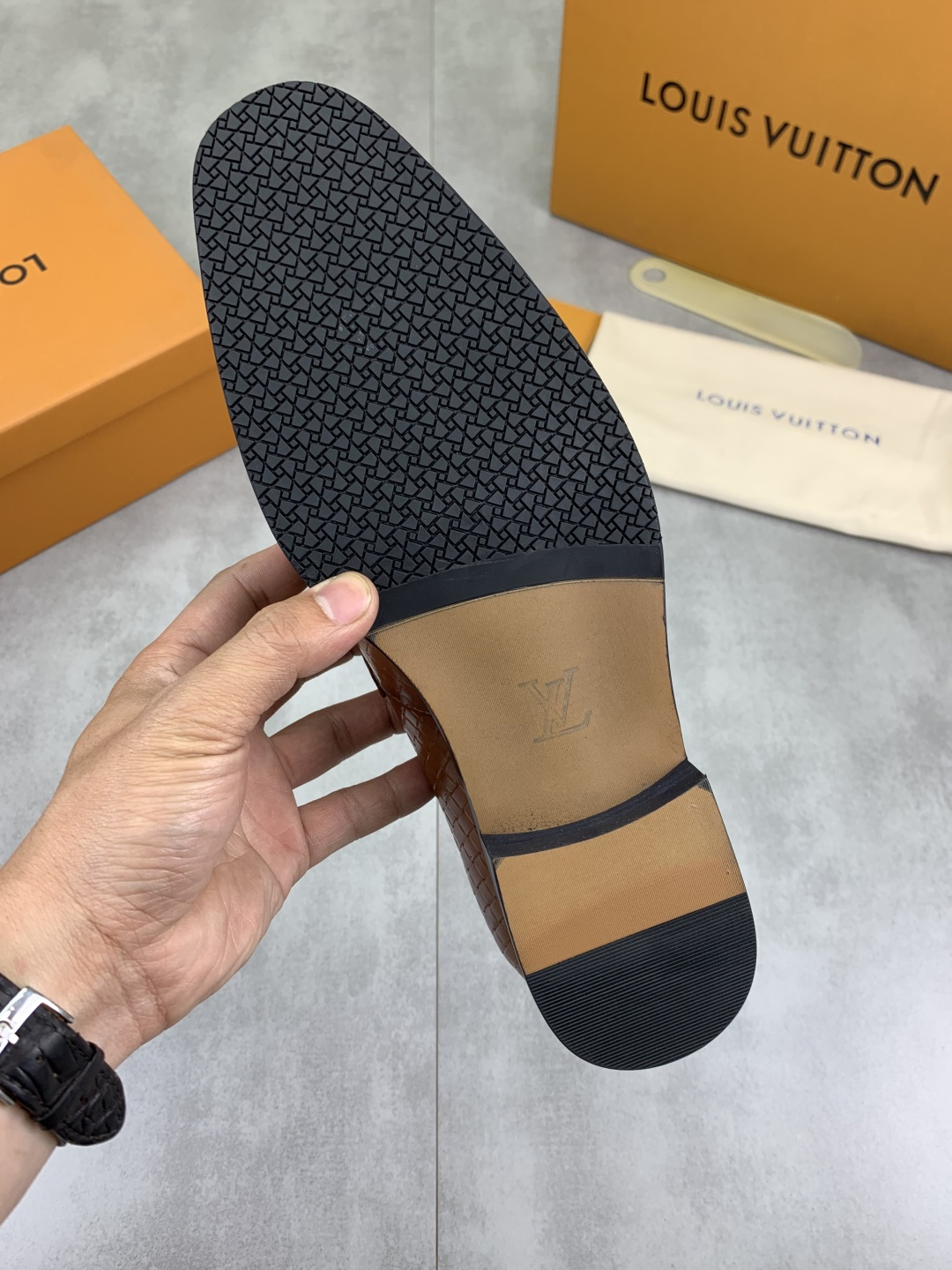LV shoe