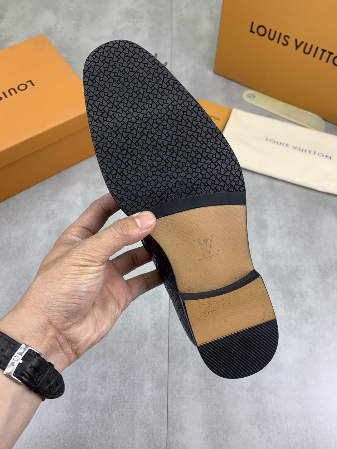 LV shoe