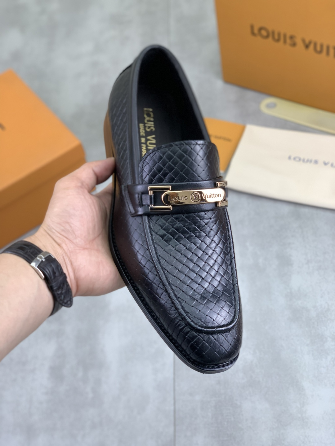 LV shoe