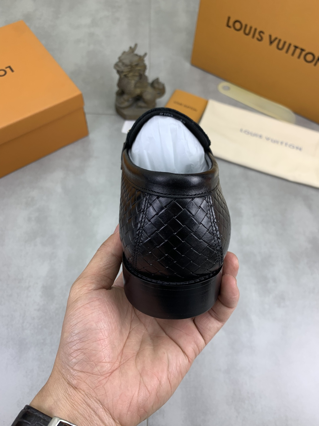 LV shoe