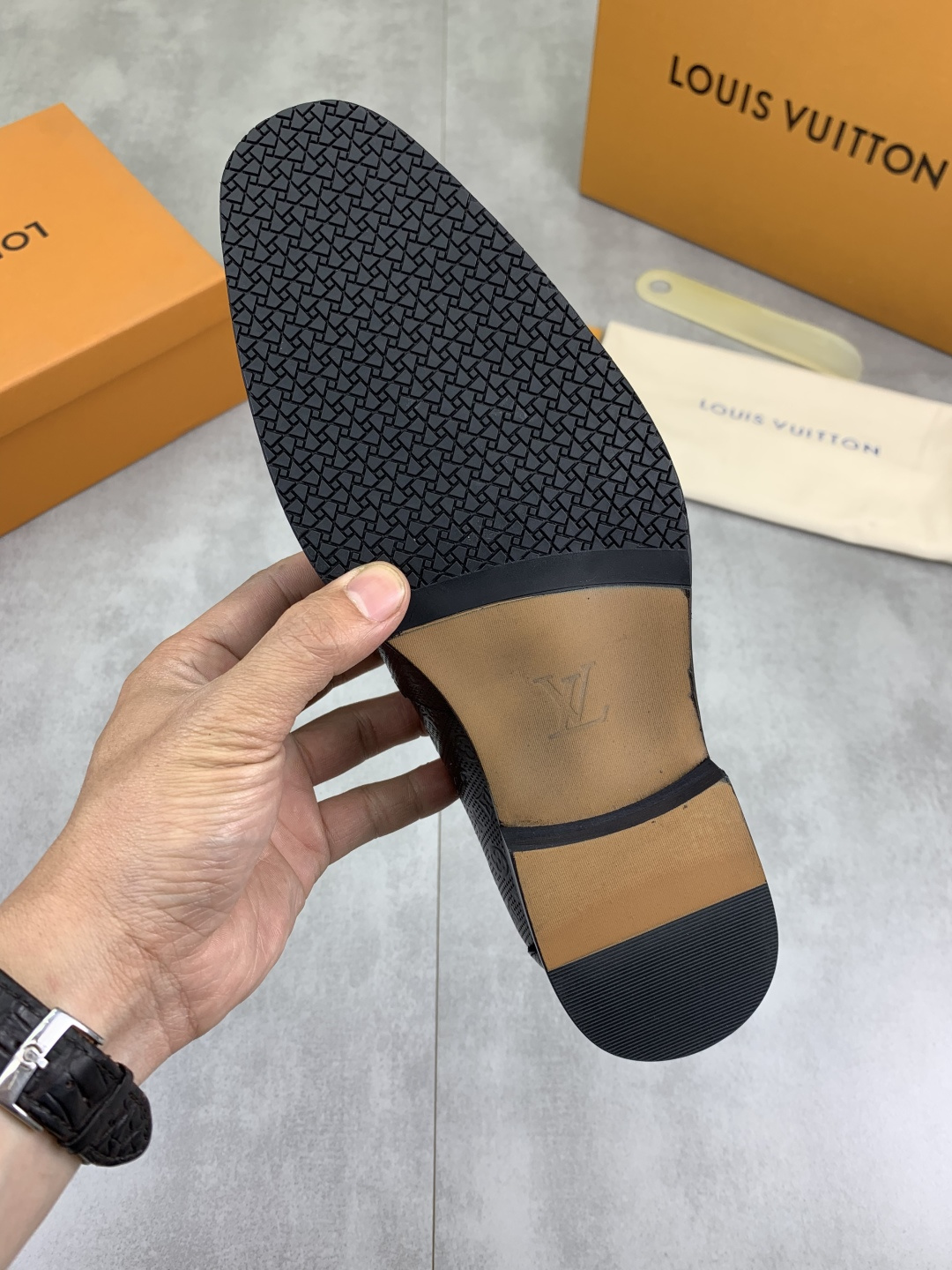 LV shoe