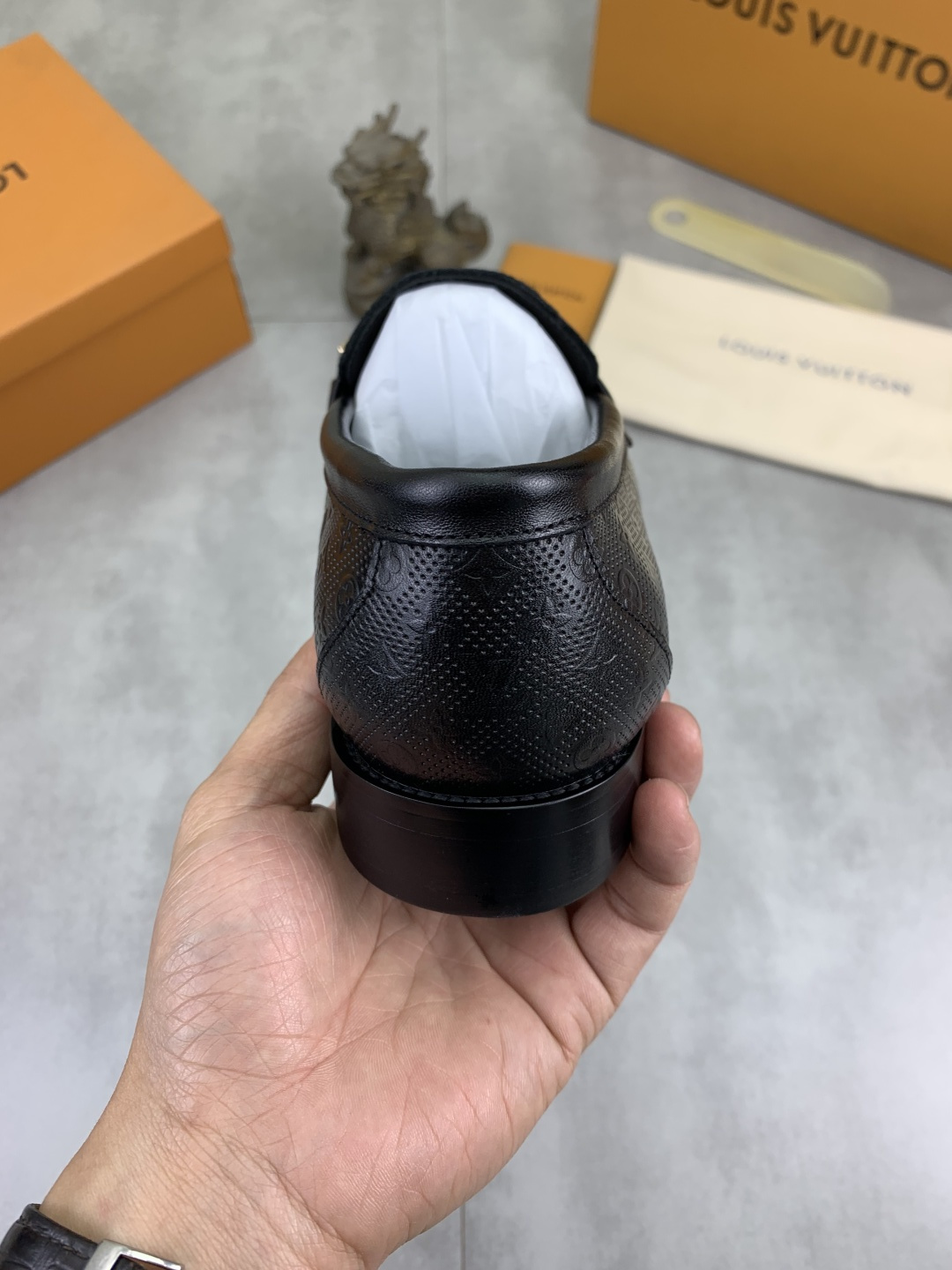 LV shoe