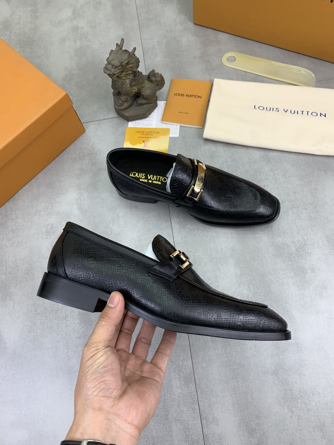 LV shoe