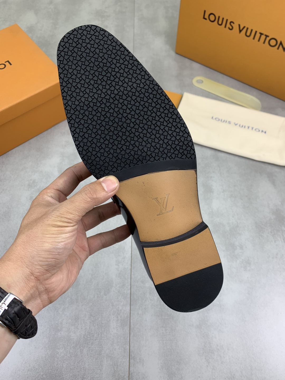 LV shoe