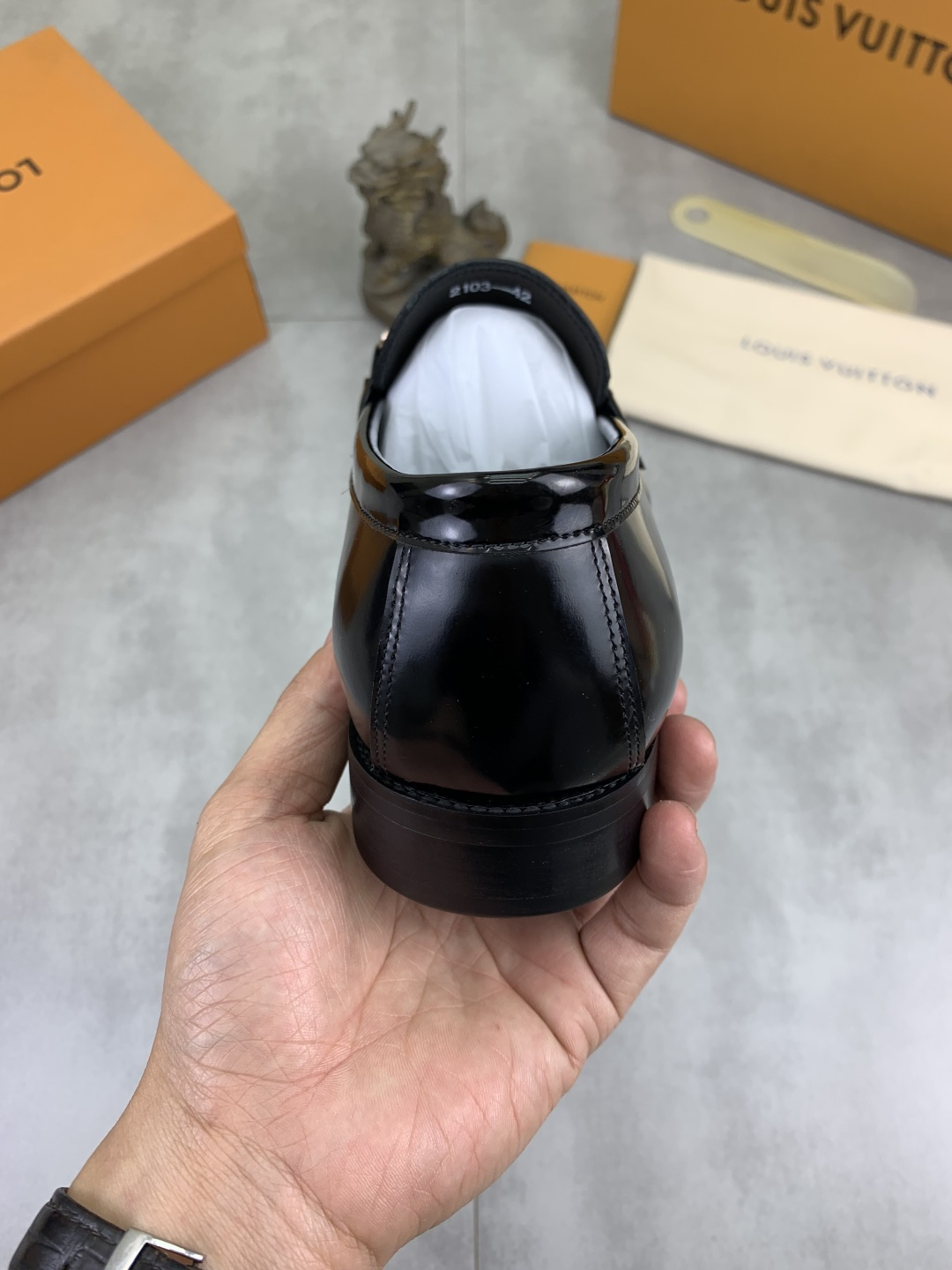LV shoe