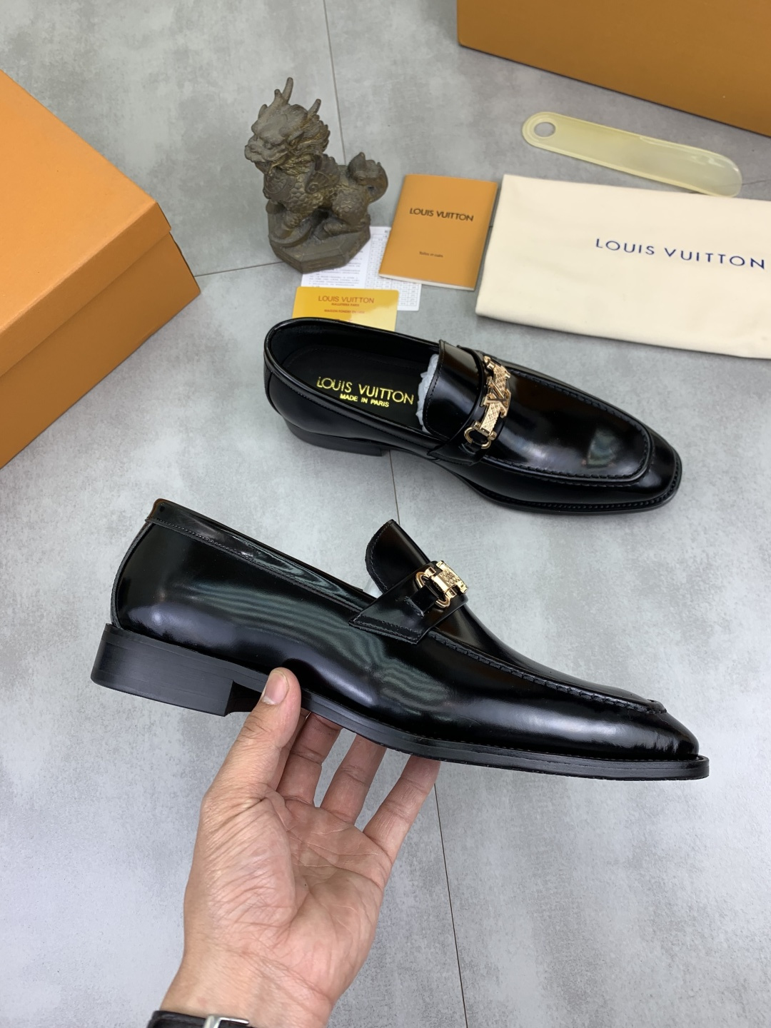 LV shoe