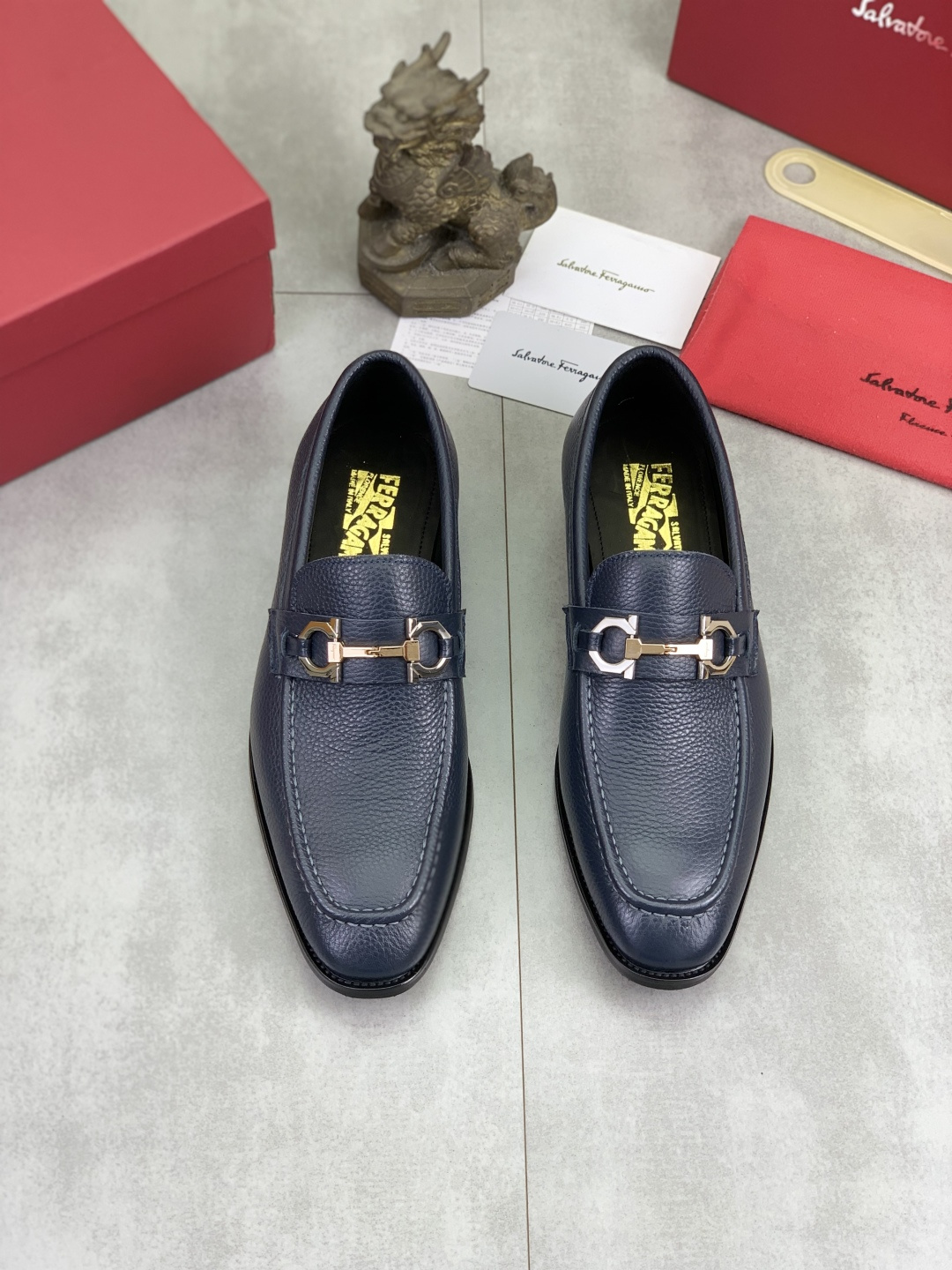 LV shoe
