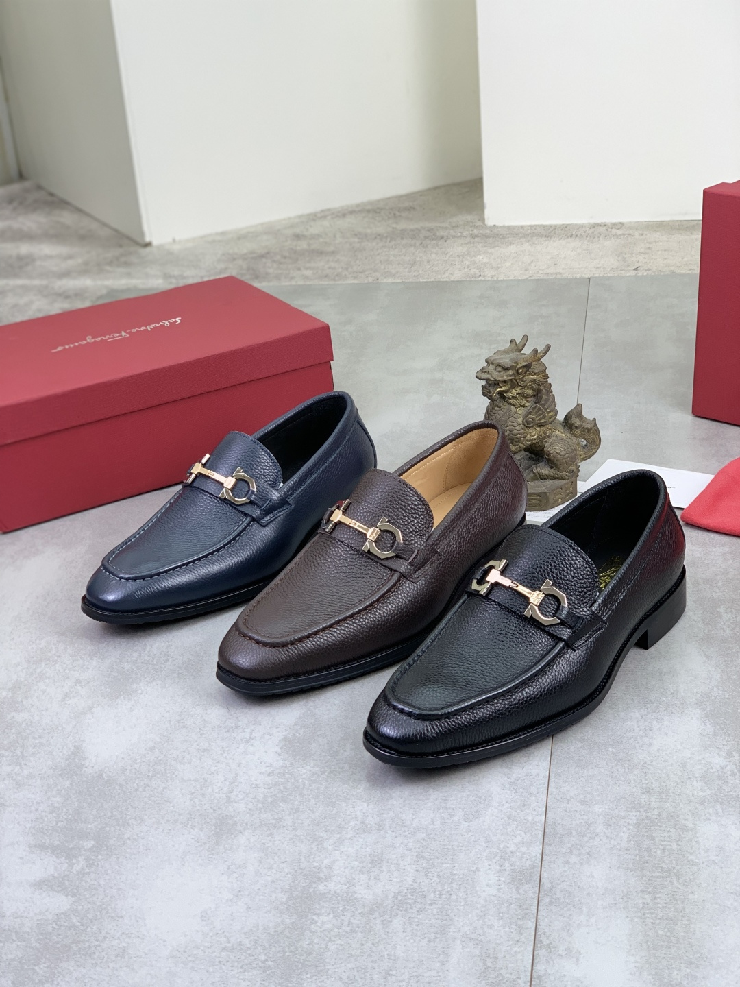 LV shoe