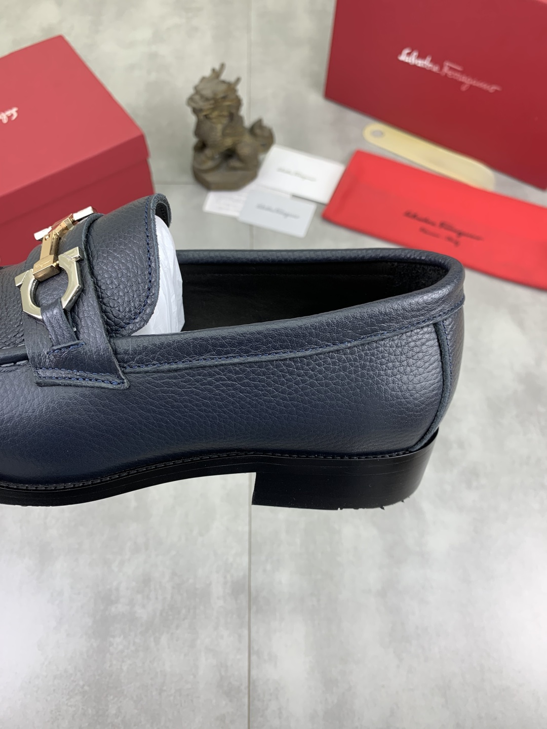 LV shoe