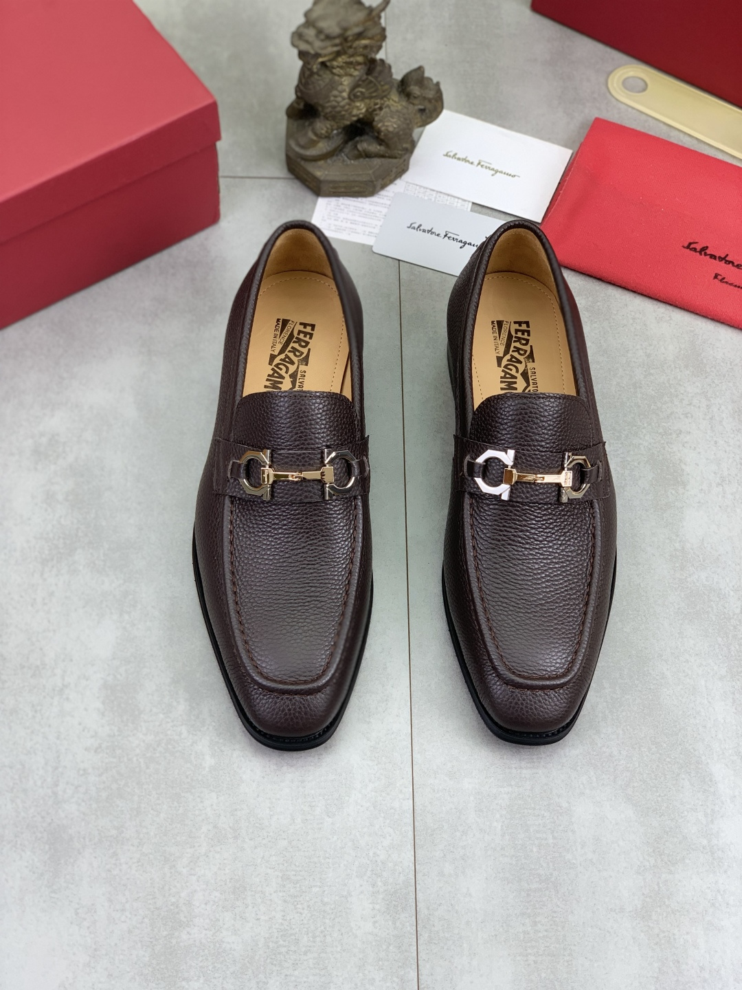 LV shoe