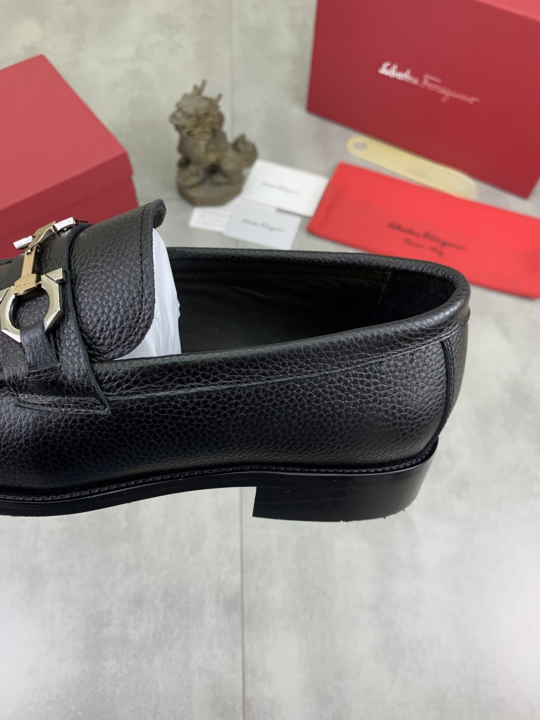 LV shoe
