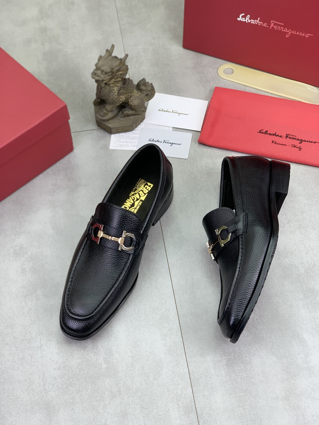 LV shoe
