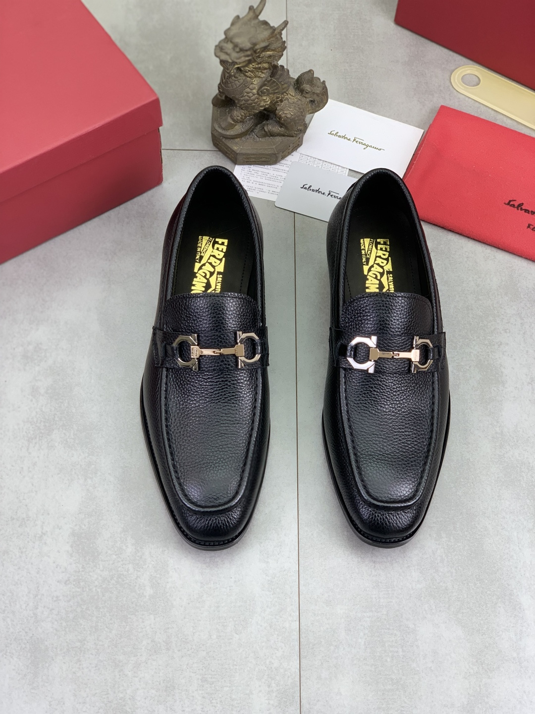 LV shoe