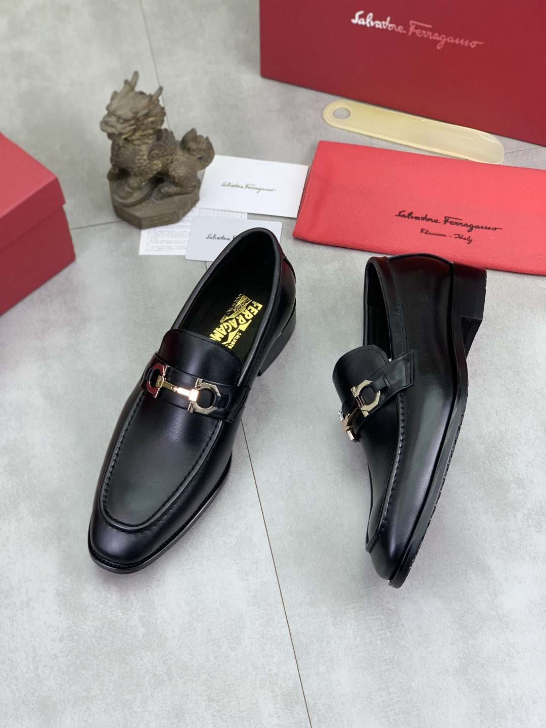 LV shoe