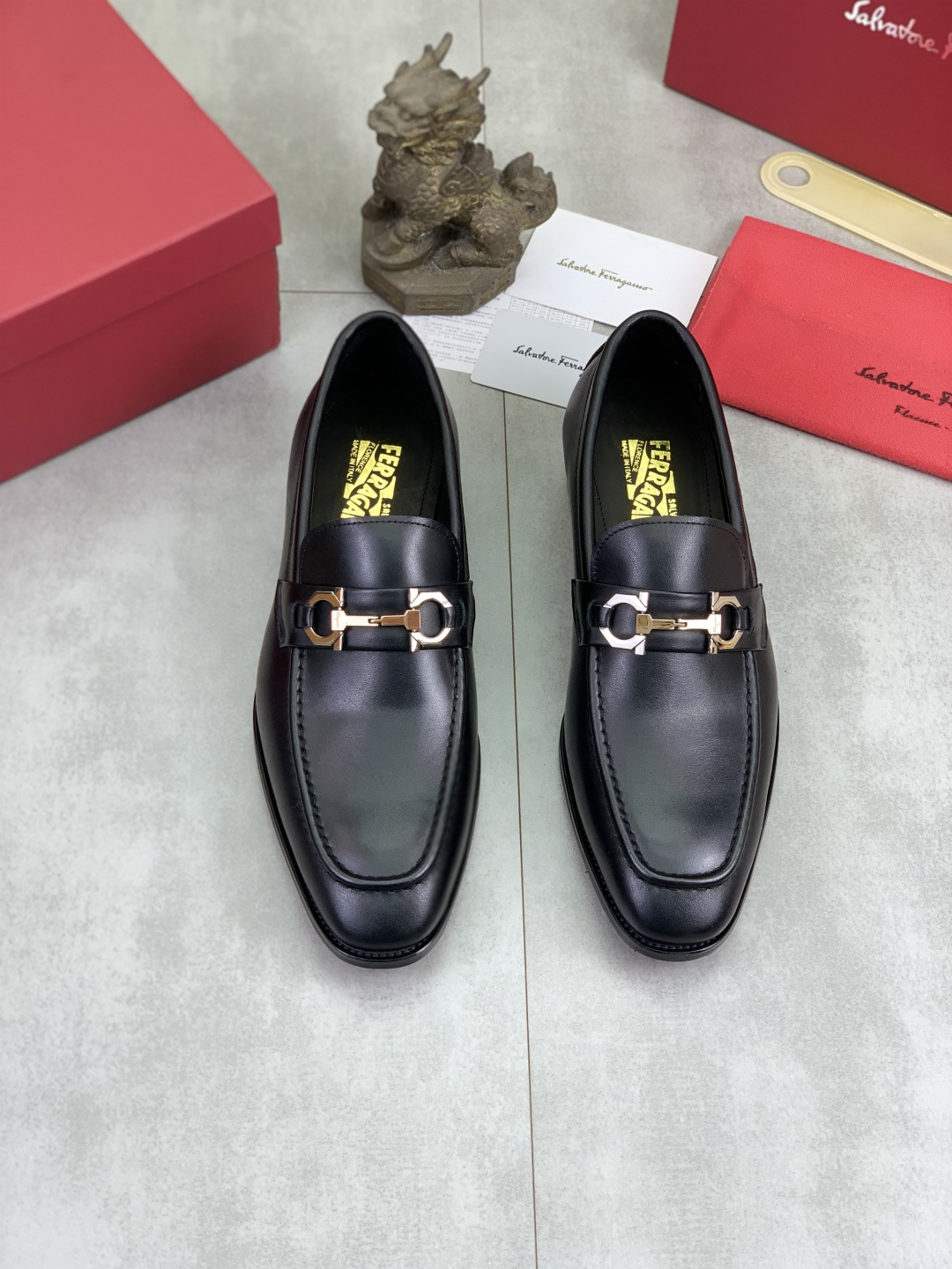 LV shoe