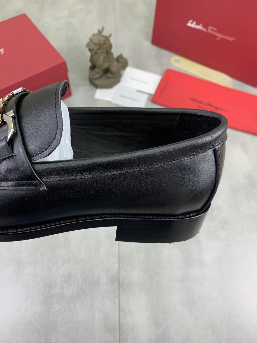 LV shoe