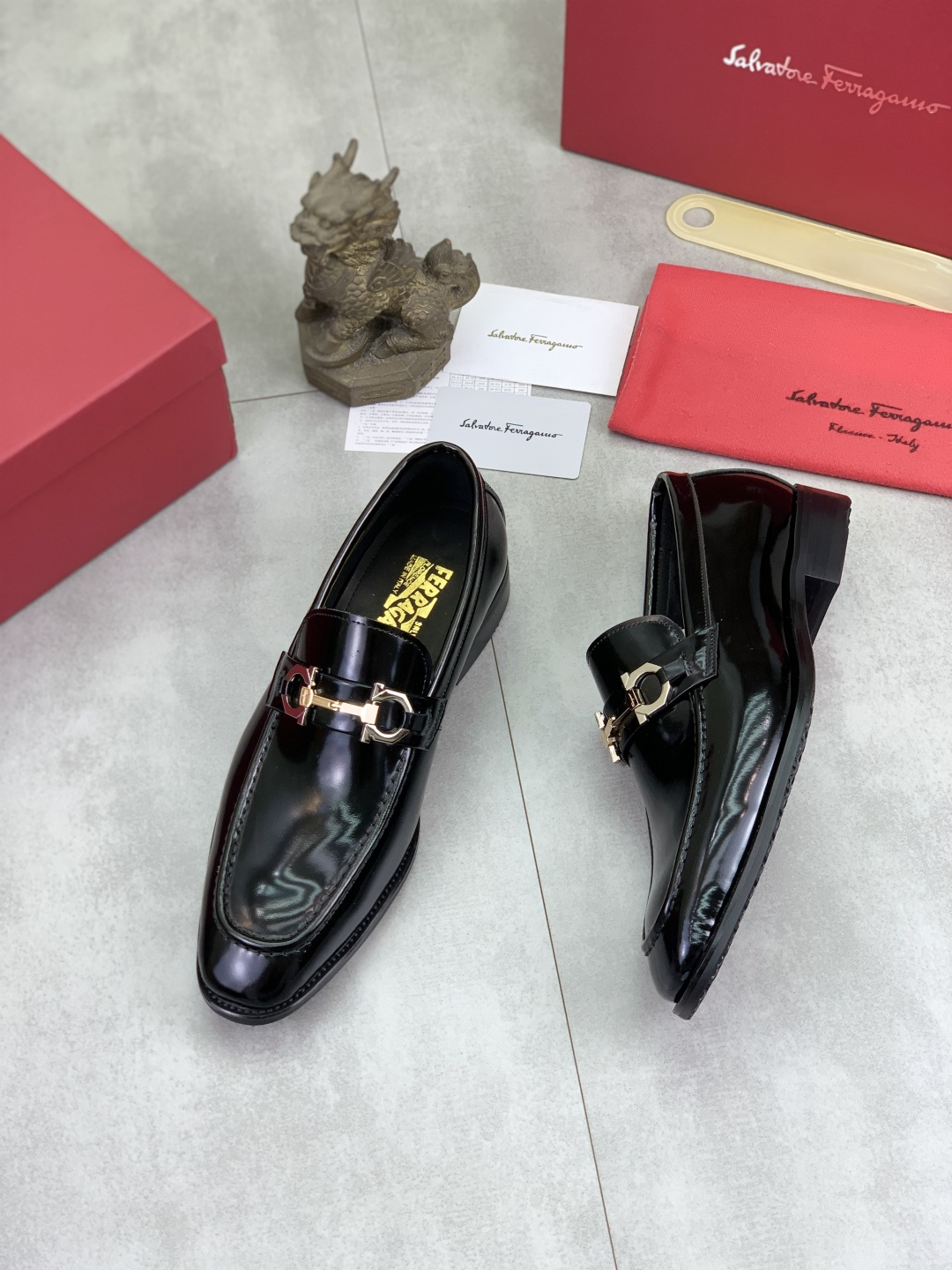 LV shoe
