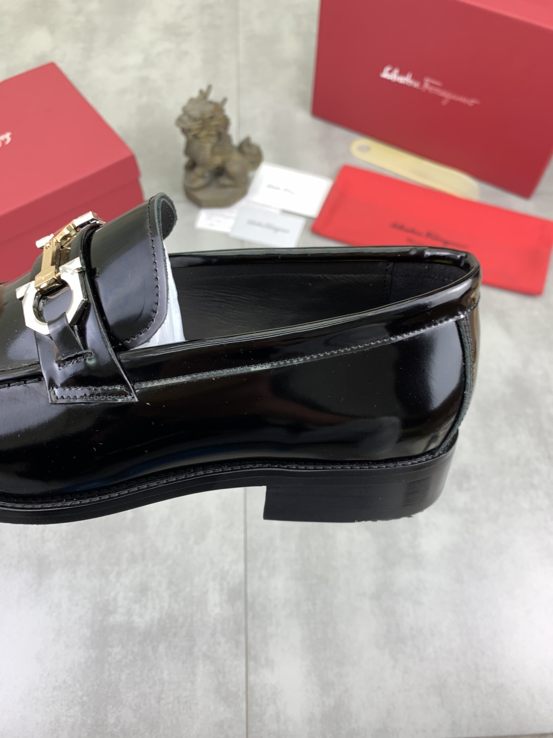 LV shoe