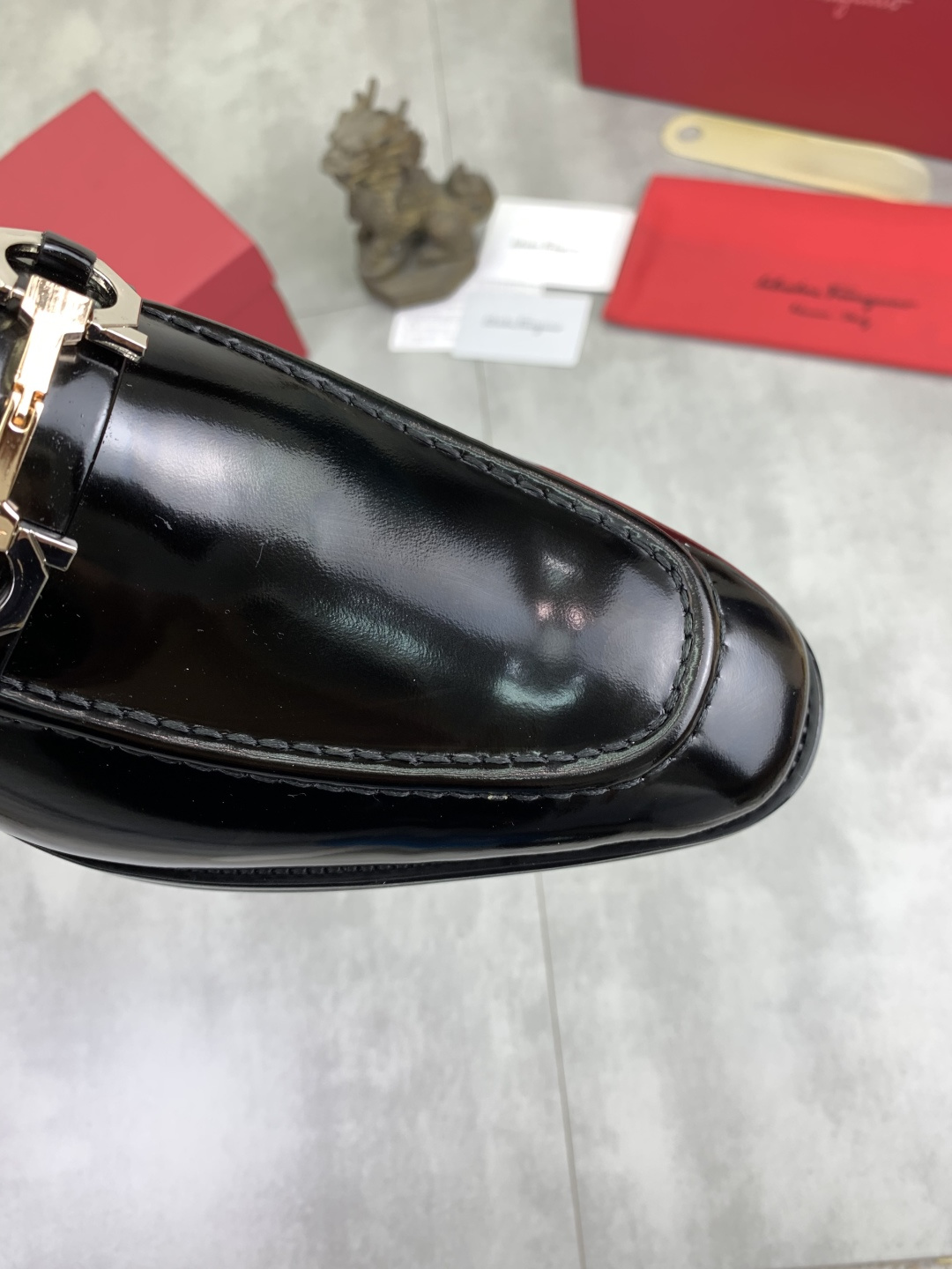 LV shoe