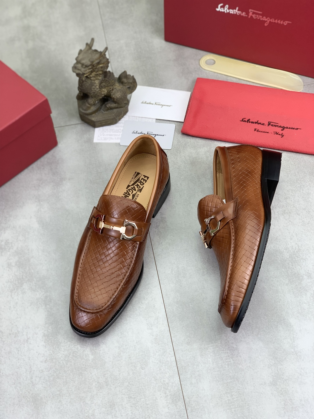 LV shoe