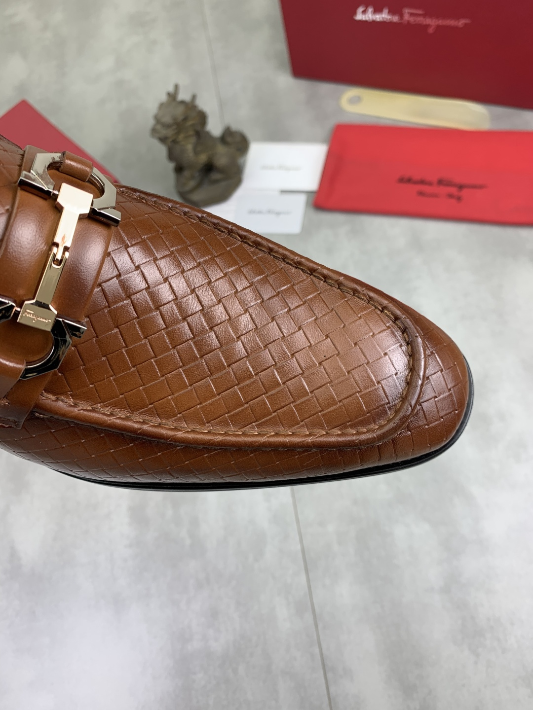 LV shoe
