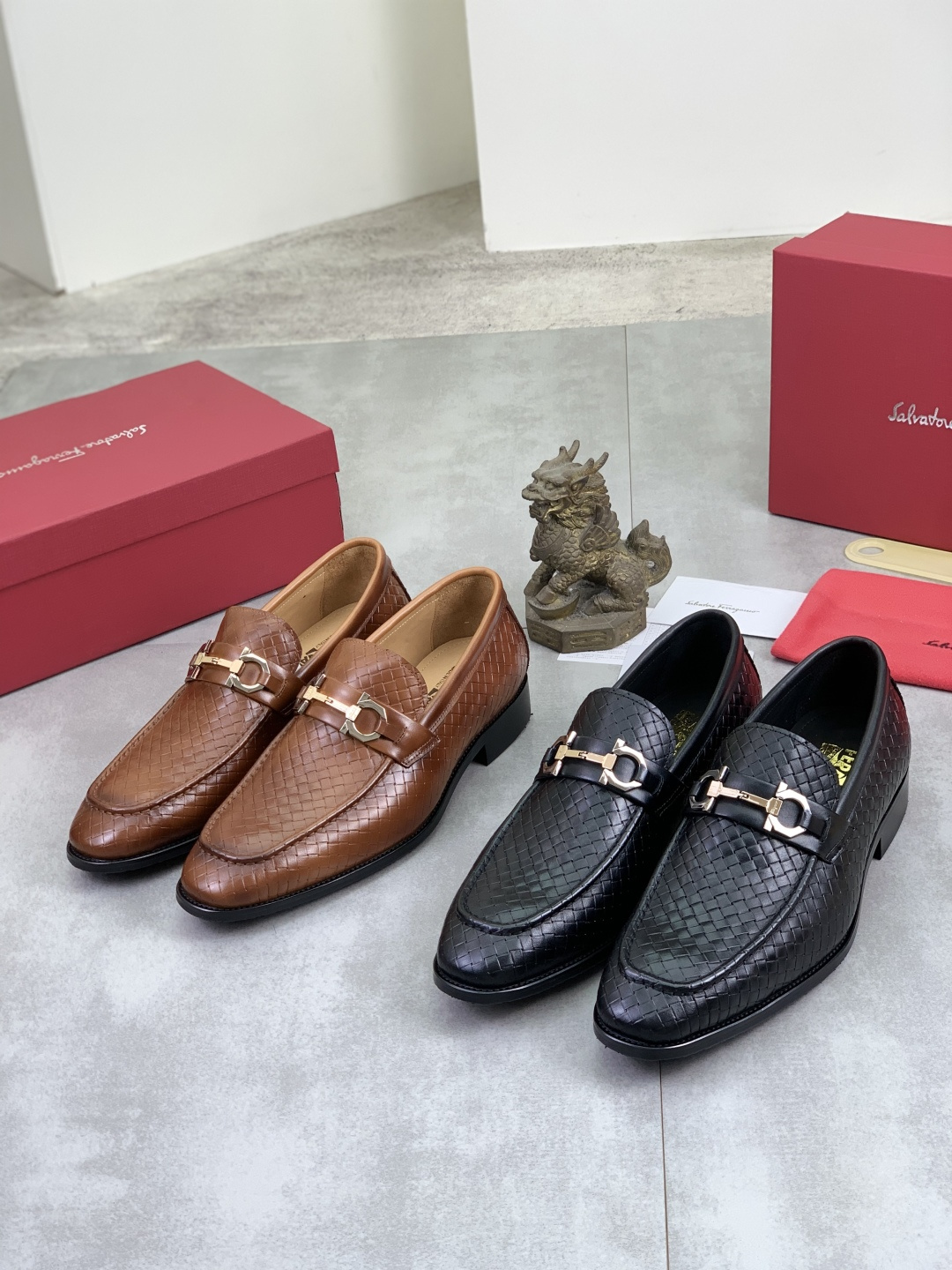 LV shoe