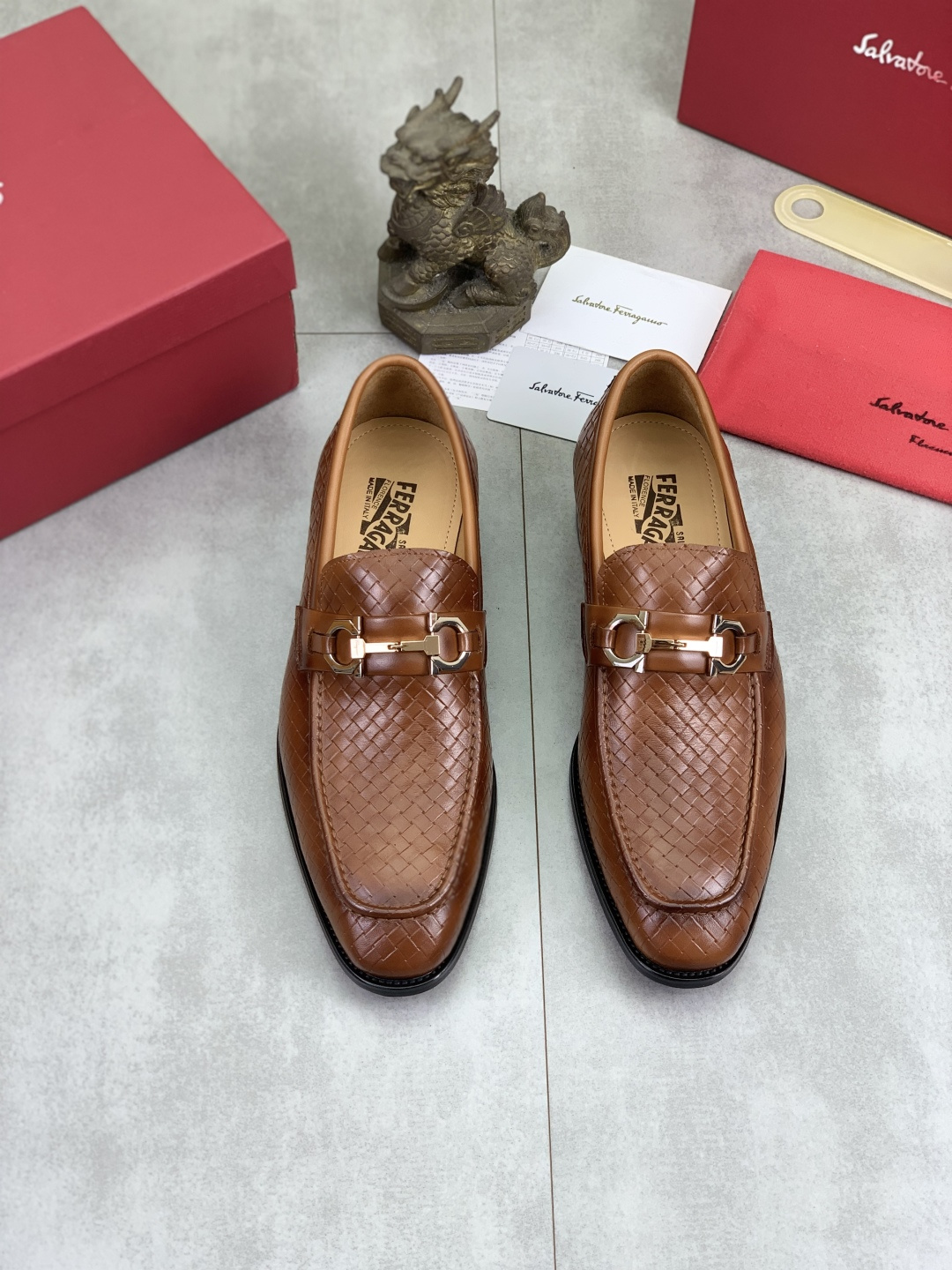 LV shoe