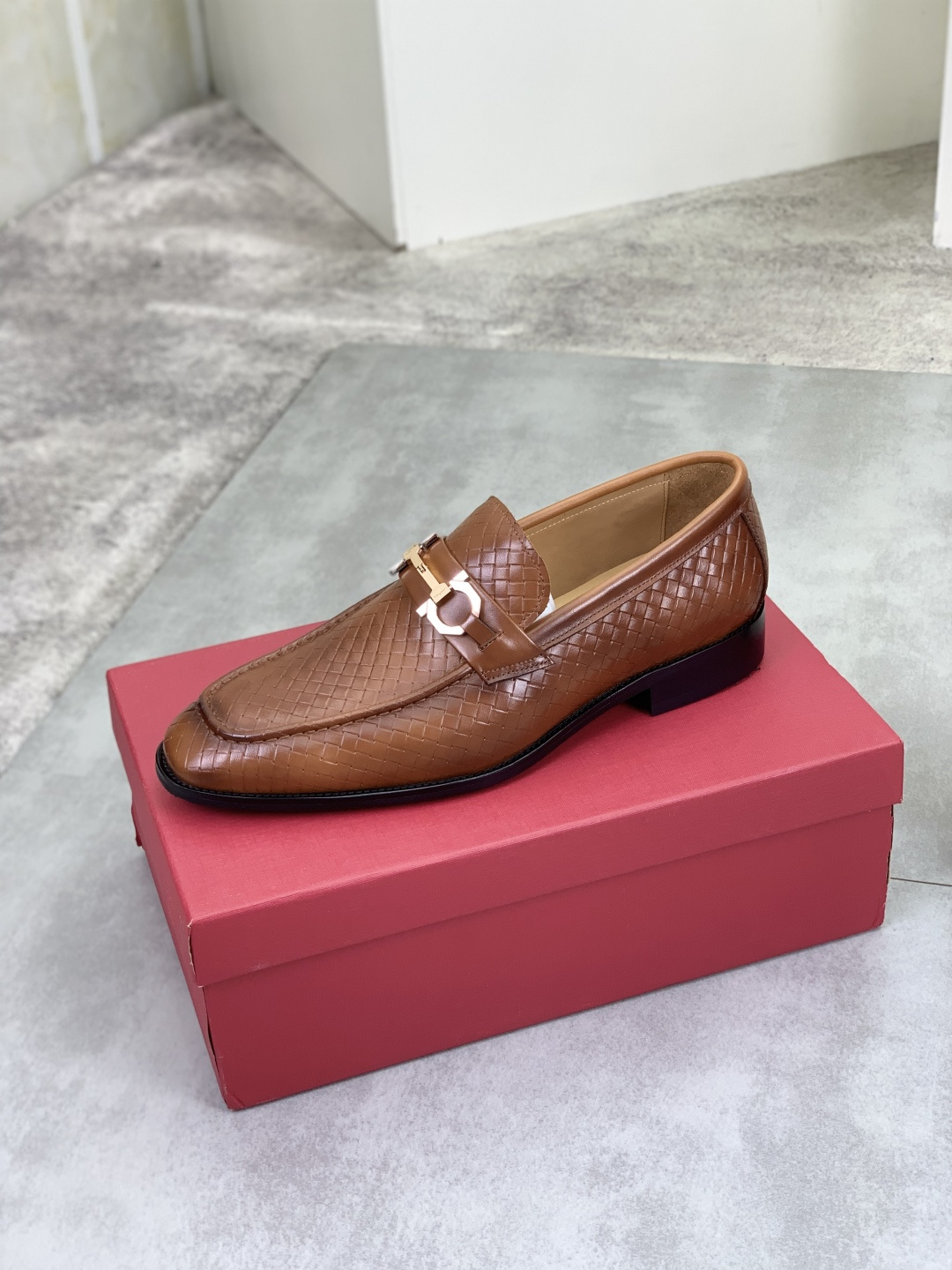 LV shoe