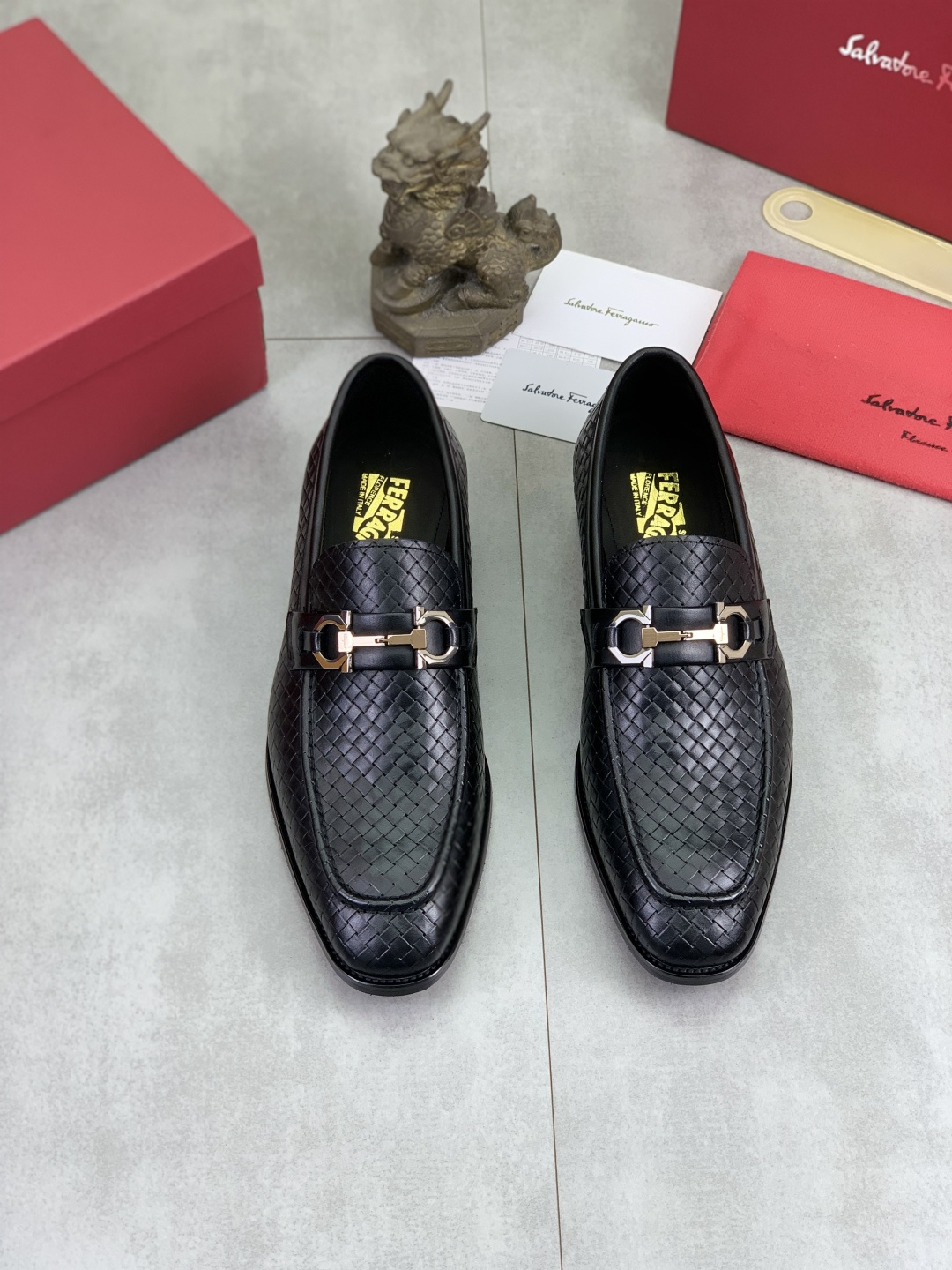LV shoe