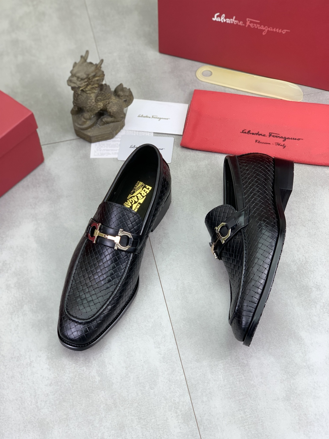 LV shoe