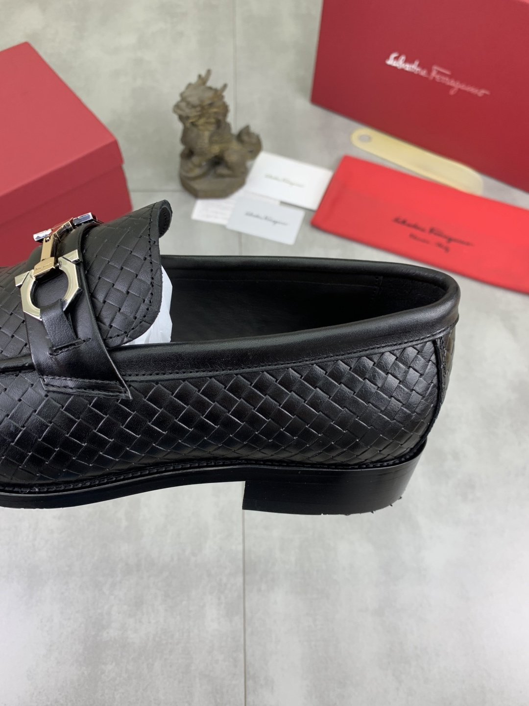 LV shoe