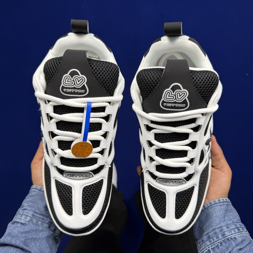 LV shoe