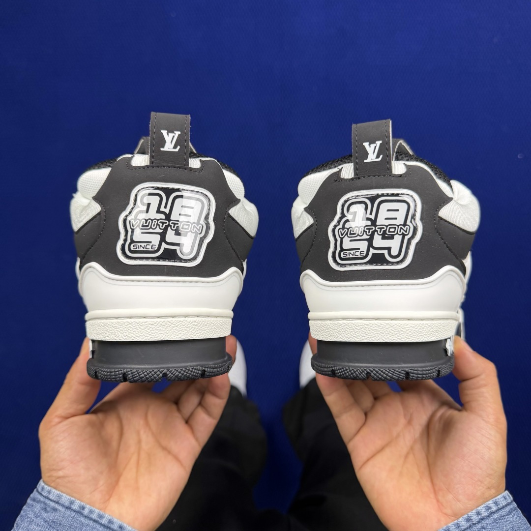 LV shoe