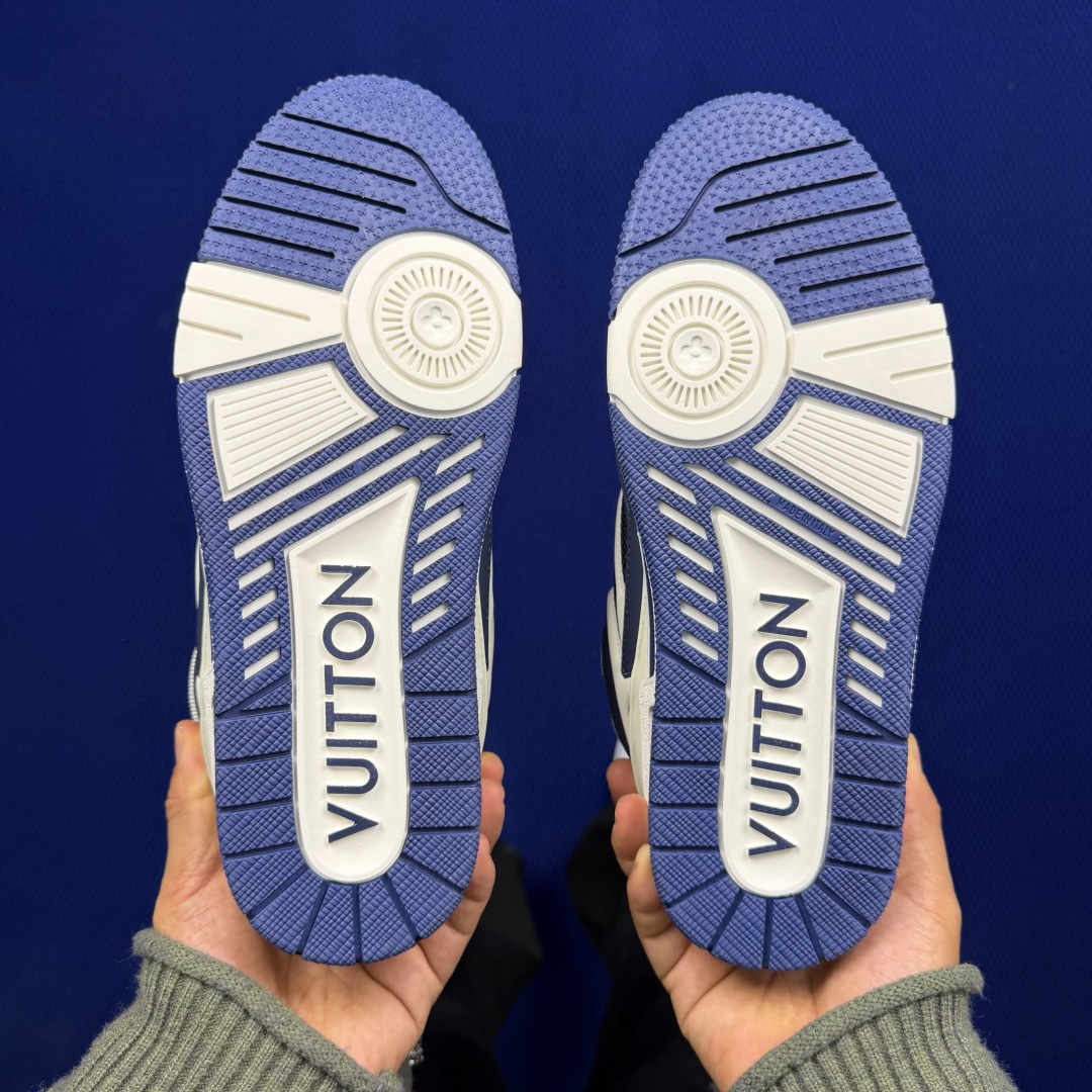LV shoe