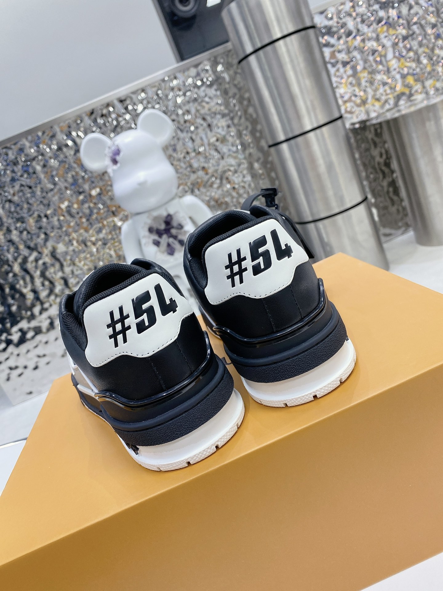 LV shoe