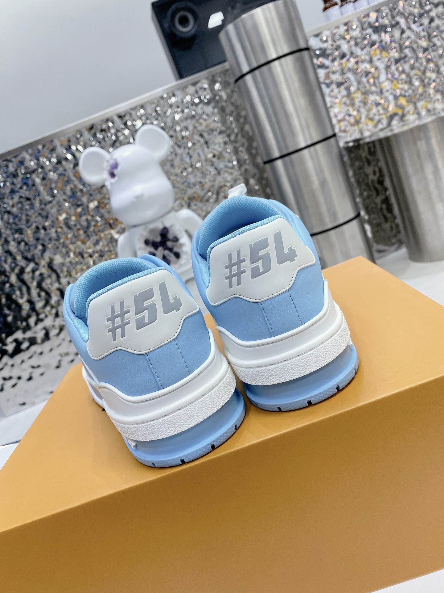 LV shoe