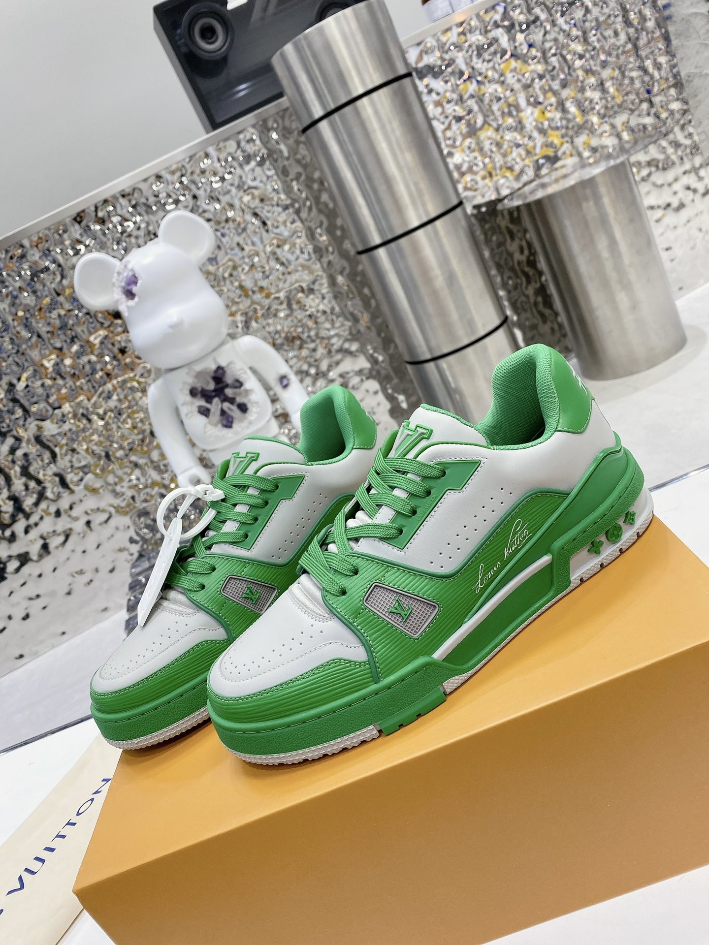 LV shoe