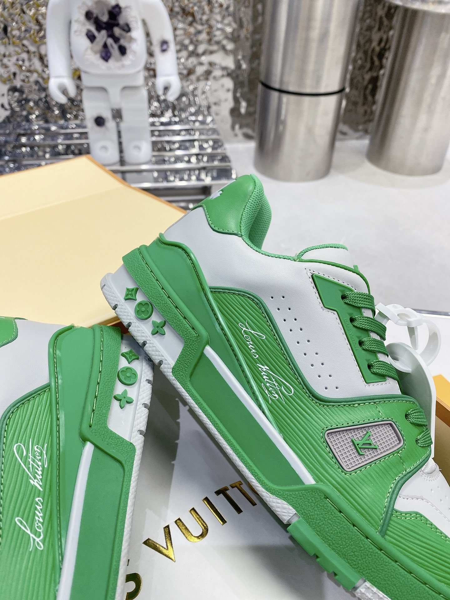 LV shoe