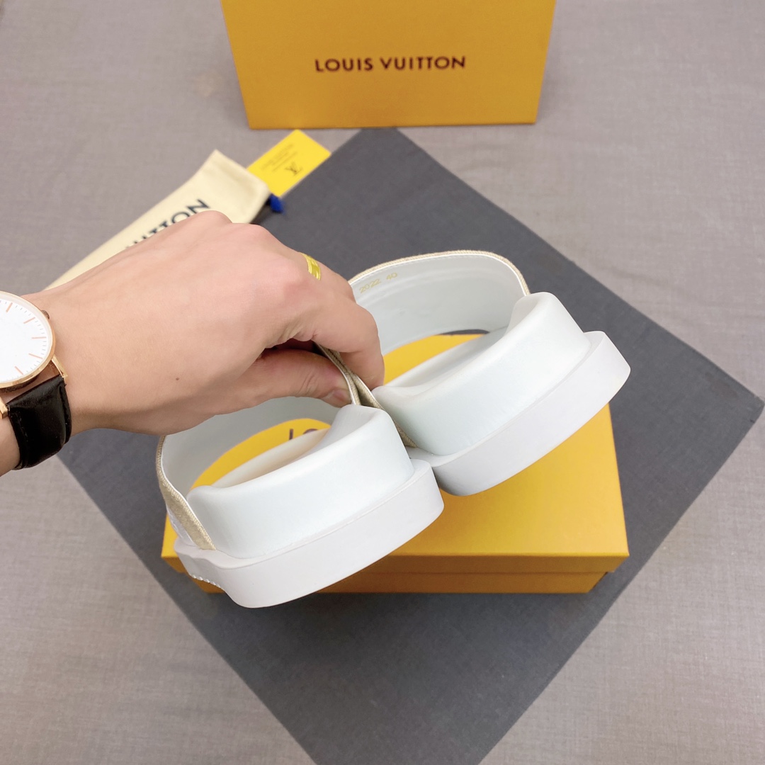 LV shoe