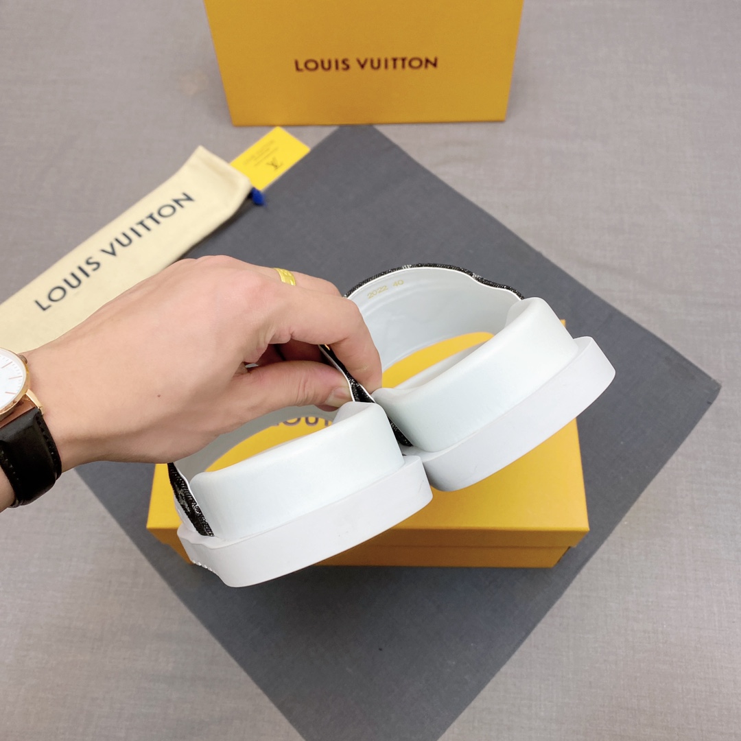 LV shoe