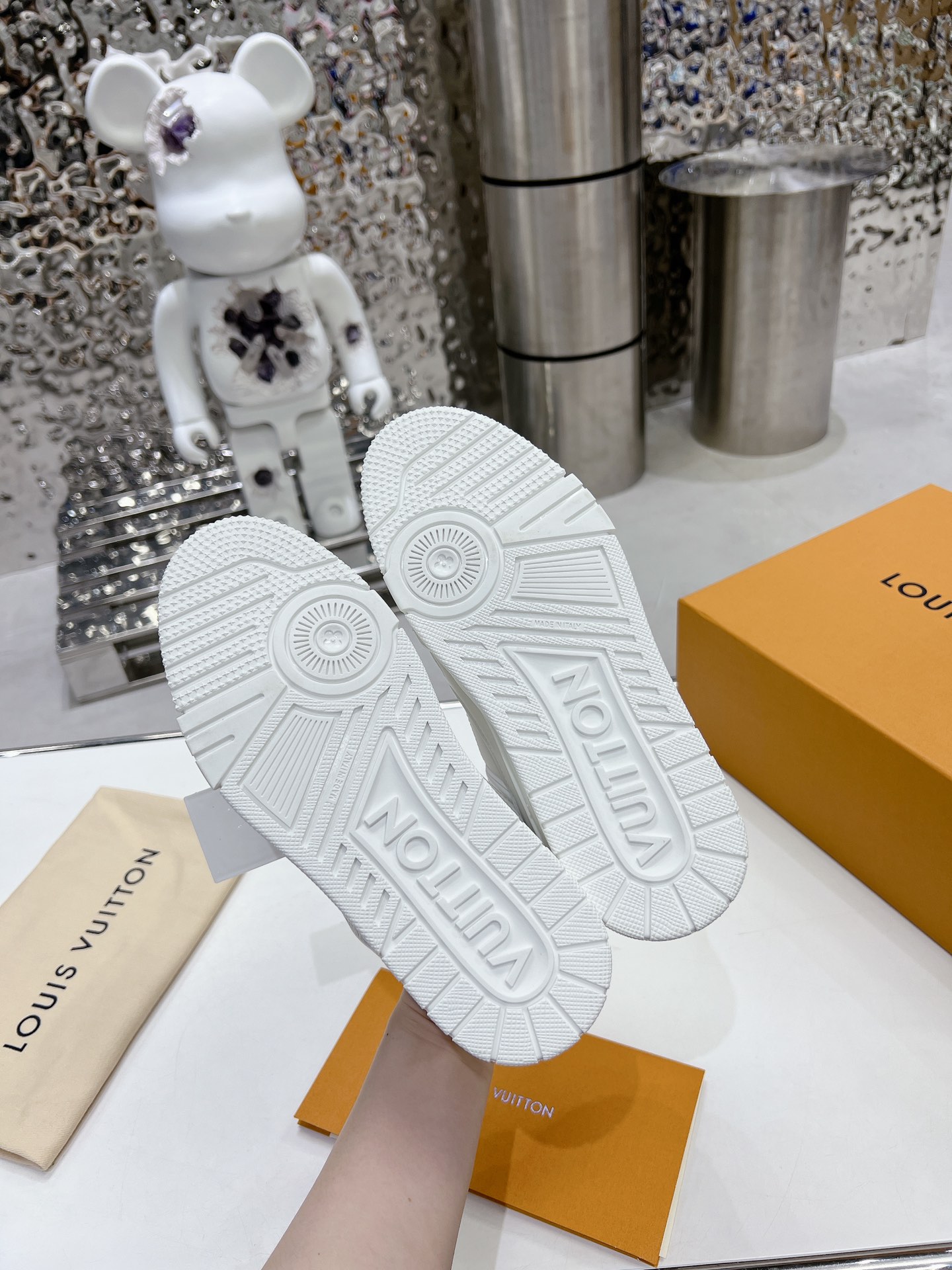 LV shoe