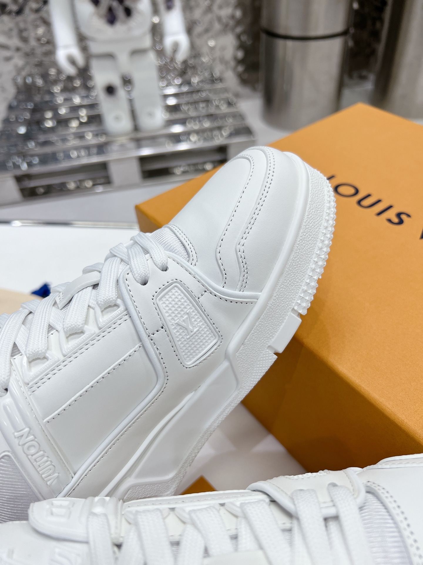 LV shoe