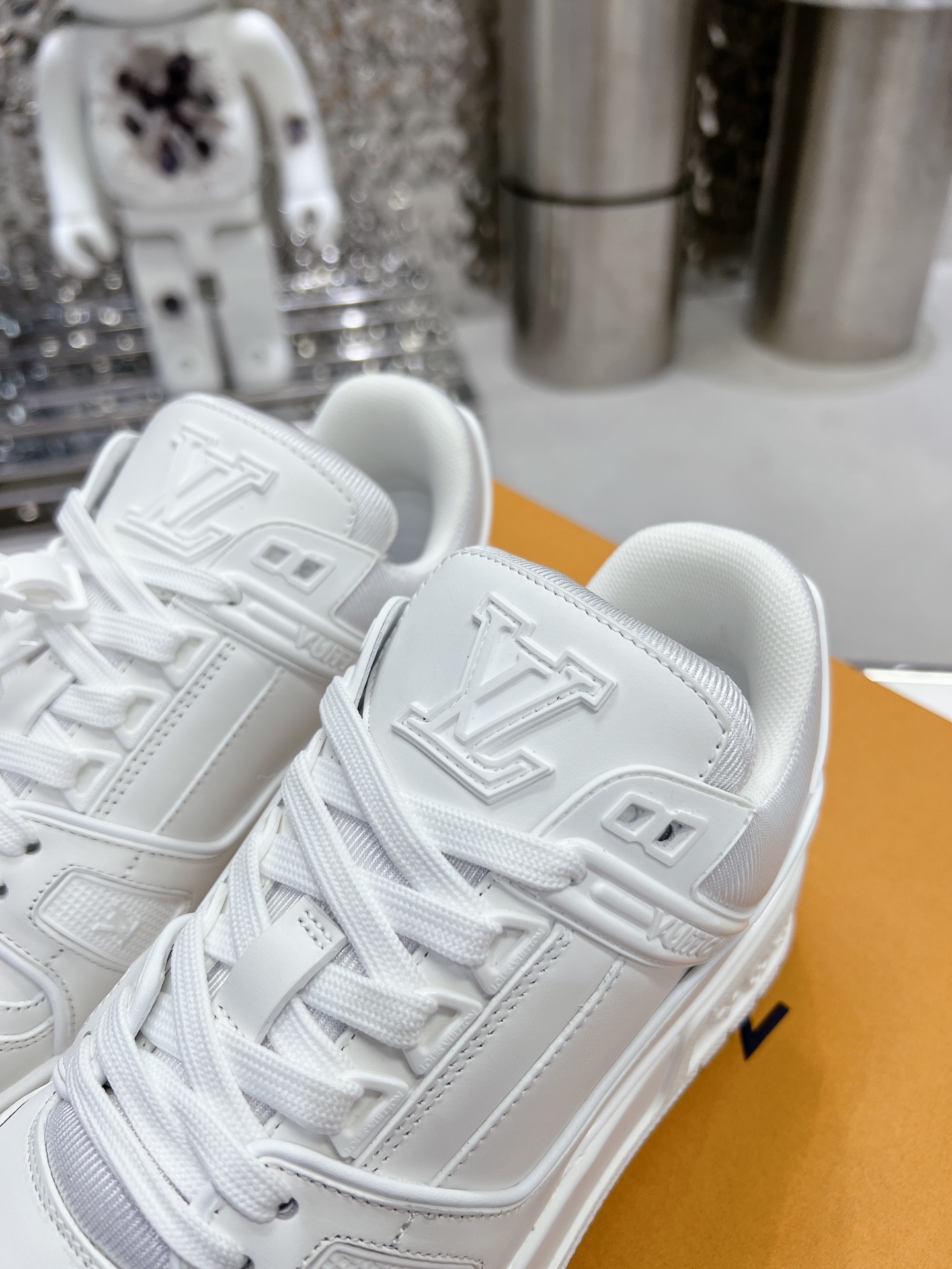 LV shoe