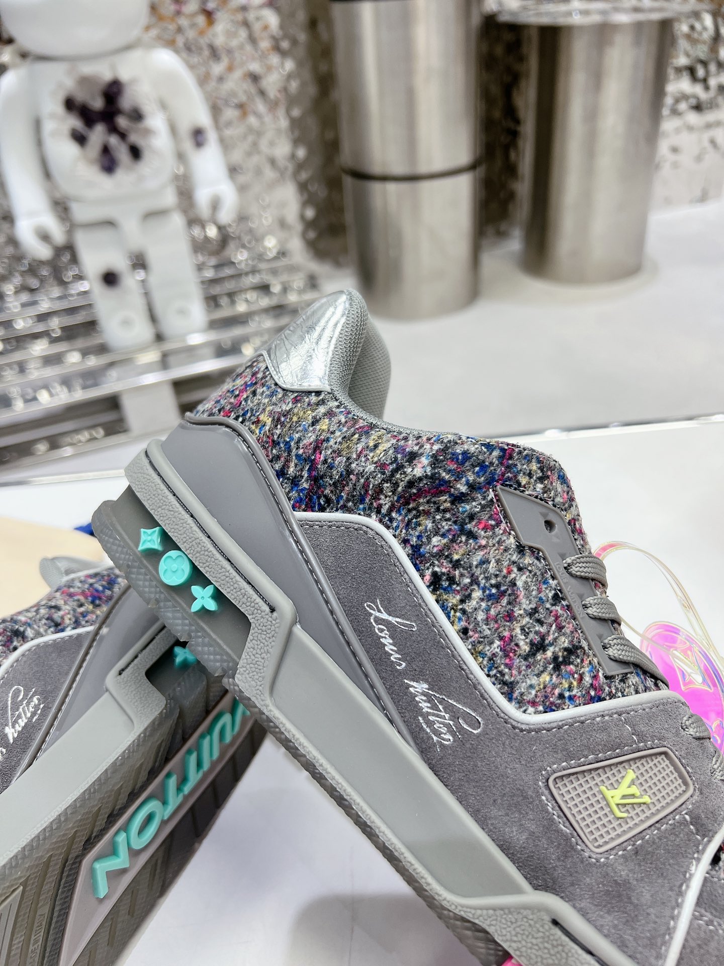 LV shoe